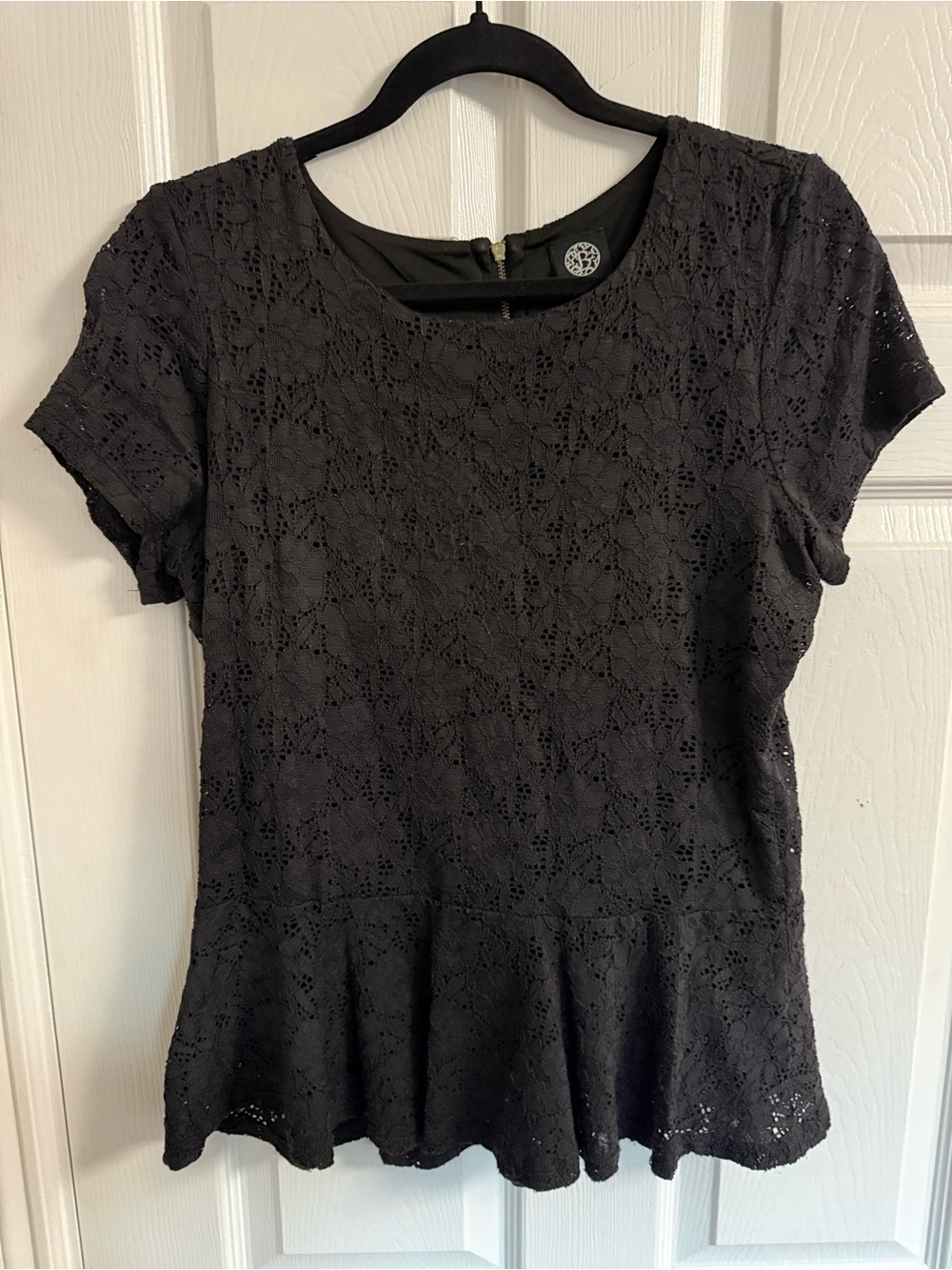 Babeau size Large Lace Peplum Short Sleeve Top - Black